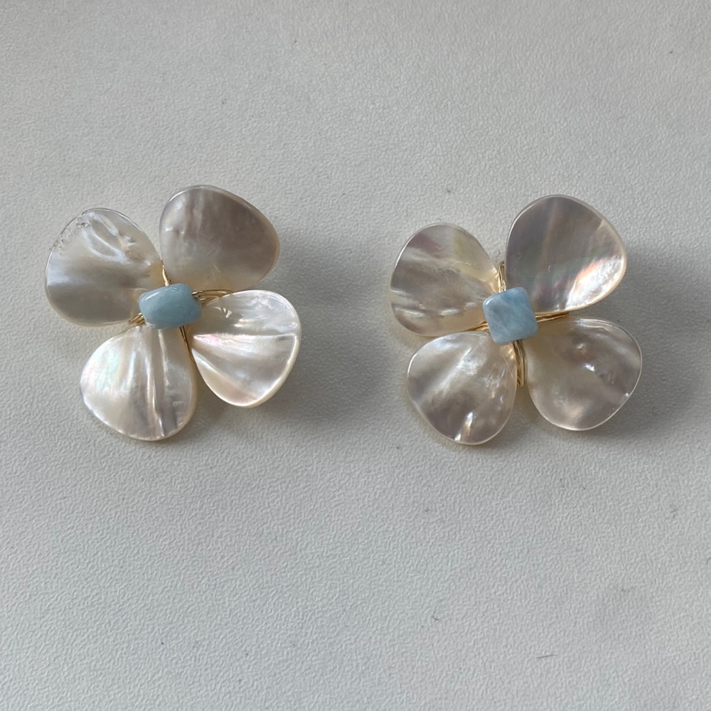 Flower Pearl earrings